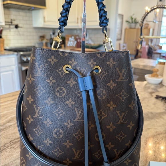 SOLD!!⚡️FLASH SALE⚡️🦋💙 Louis Vuitton Neonoe Bleu Jean 💙🦋 - Picture 10 of 11